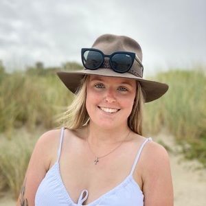 Meet your Posher, Maddy